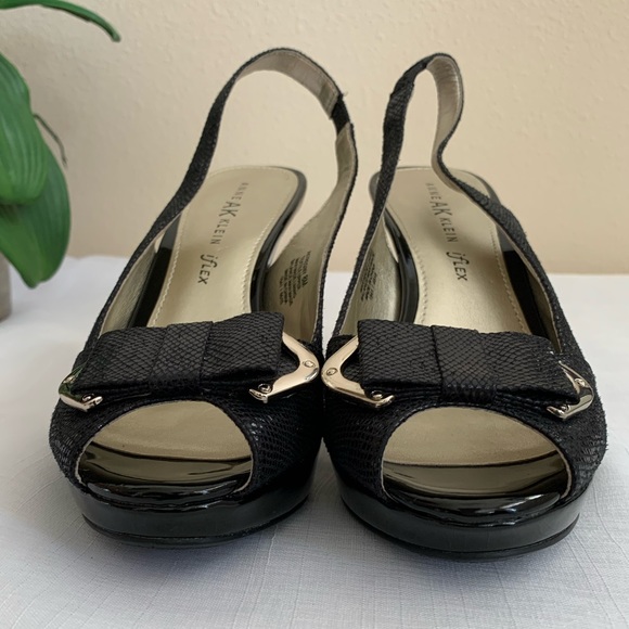 Anne Klein Reginy iflex black platformed heels with front flat bowtie size 8 - Picture 3 of 7
